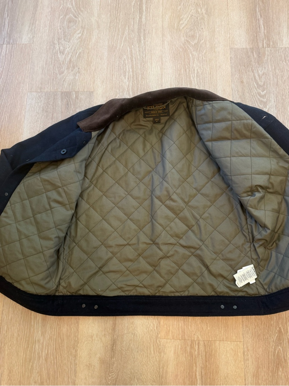 Filson Navy Wool Jacket with Brown Corduroy Collar - Like new worn a few times - Picture 4 of 7
